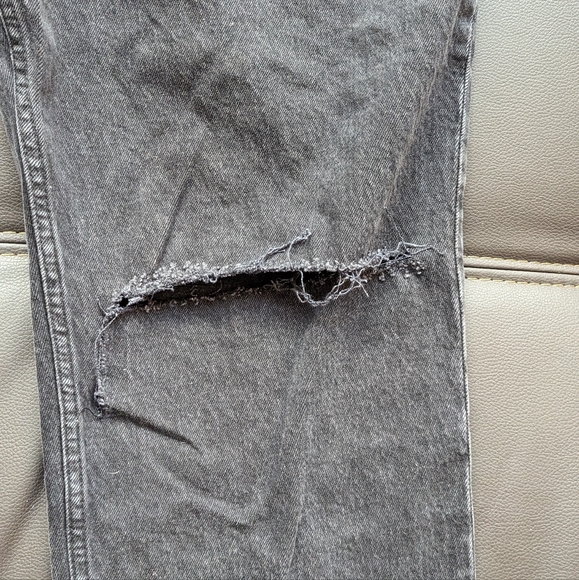 Abercrombie Ultra High Rise 90s Straight Jean - Black Distressed - Picture 5 of 10